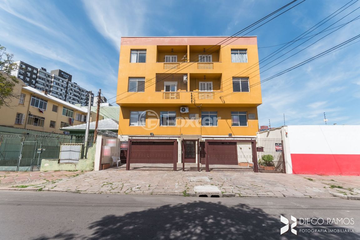 Apartamento para comprar em São João, Porto Alegre - foto 1