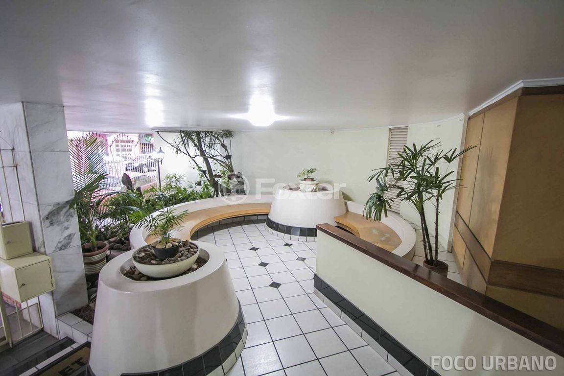 Apartamento para comprar em Sarmento Leite, 950 - foto 7