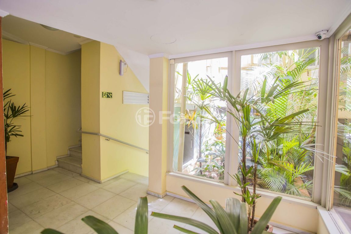 Apartamento para comprar em Sarmento Leite, 995 - foto 7