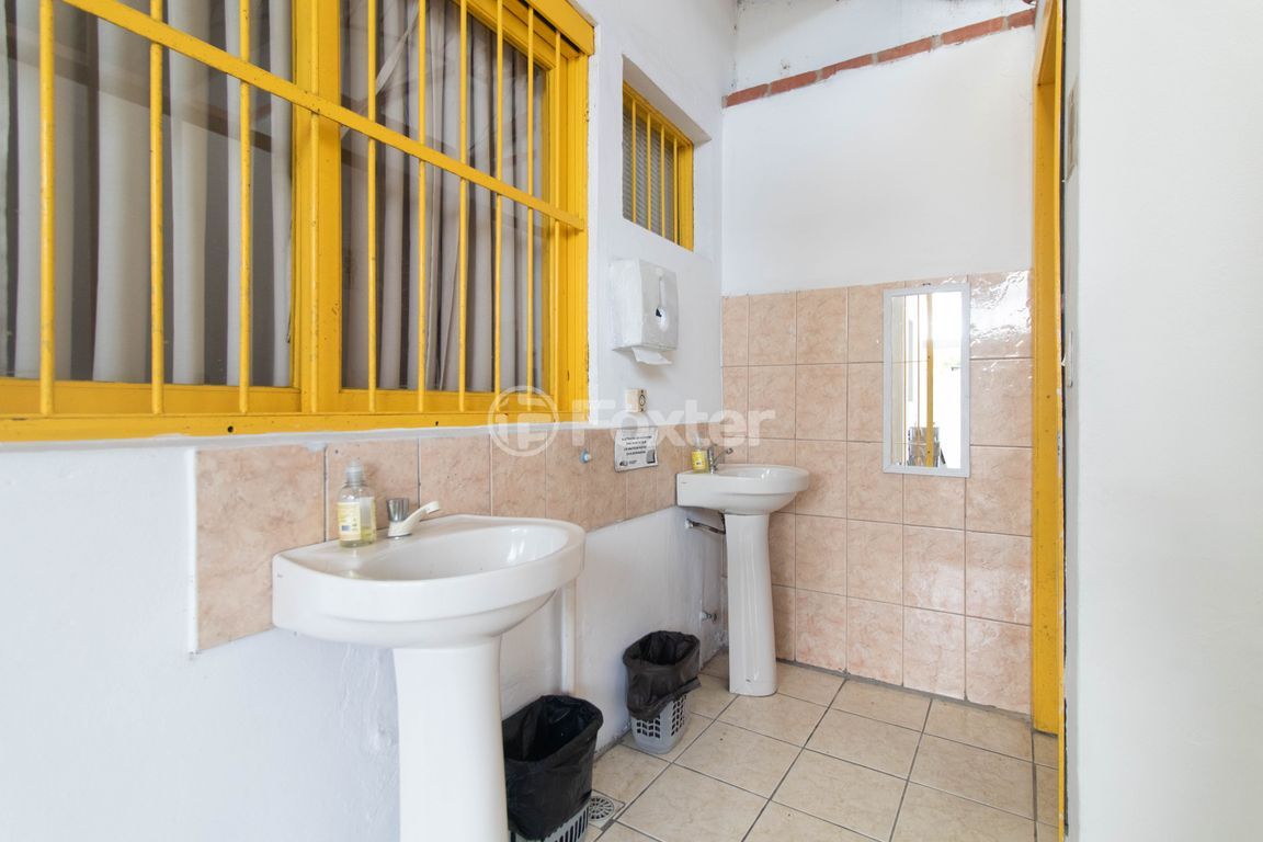 casa sobrado para comprar em Atílio Supertti, 571 - foto 17