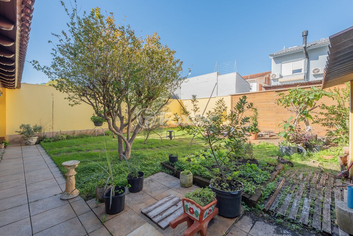 casa sobrado para comprar em Elízio Abate Crivella, 385 - foto 10
