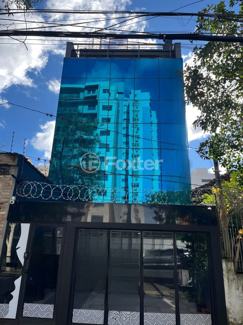 Prédio para comprar em Menino Deus, Porto Alegre - foto 1