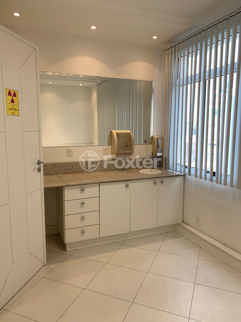 consultorio sala conjunto para comprar em Menino Deus, Porto Alegre - foto 1