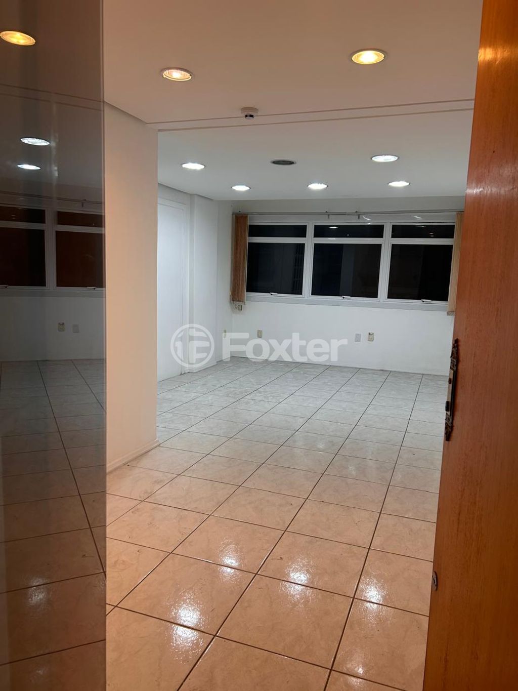 consultorio sala conjunto para comprar em URUGUAI, 335 - foto 1