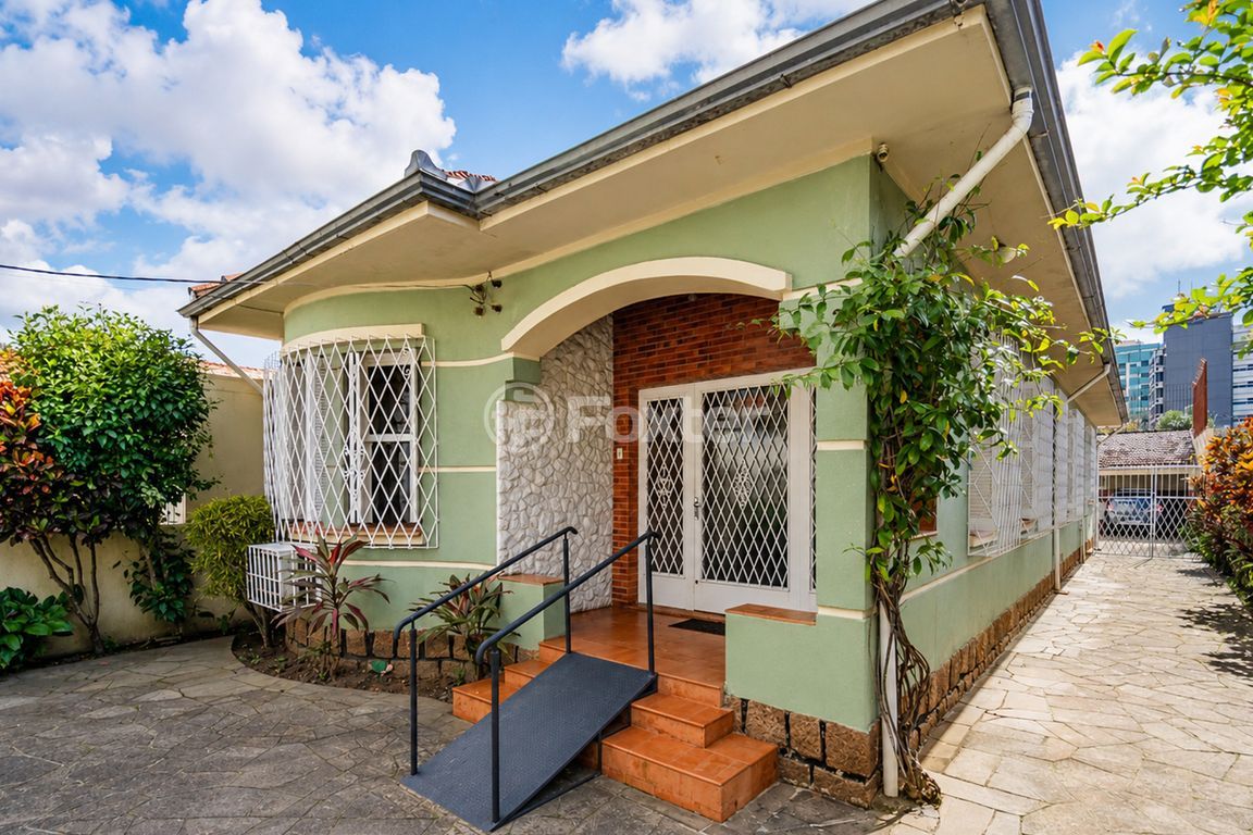 casa sobrado para comprar em São Geraldo, Porto Alegre - foto 1