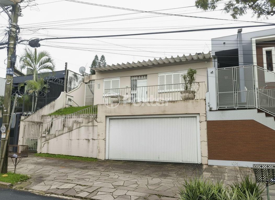 casa sobrado para comprar em Chácara das Pedras, Porto Alegre - foto 1