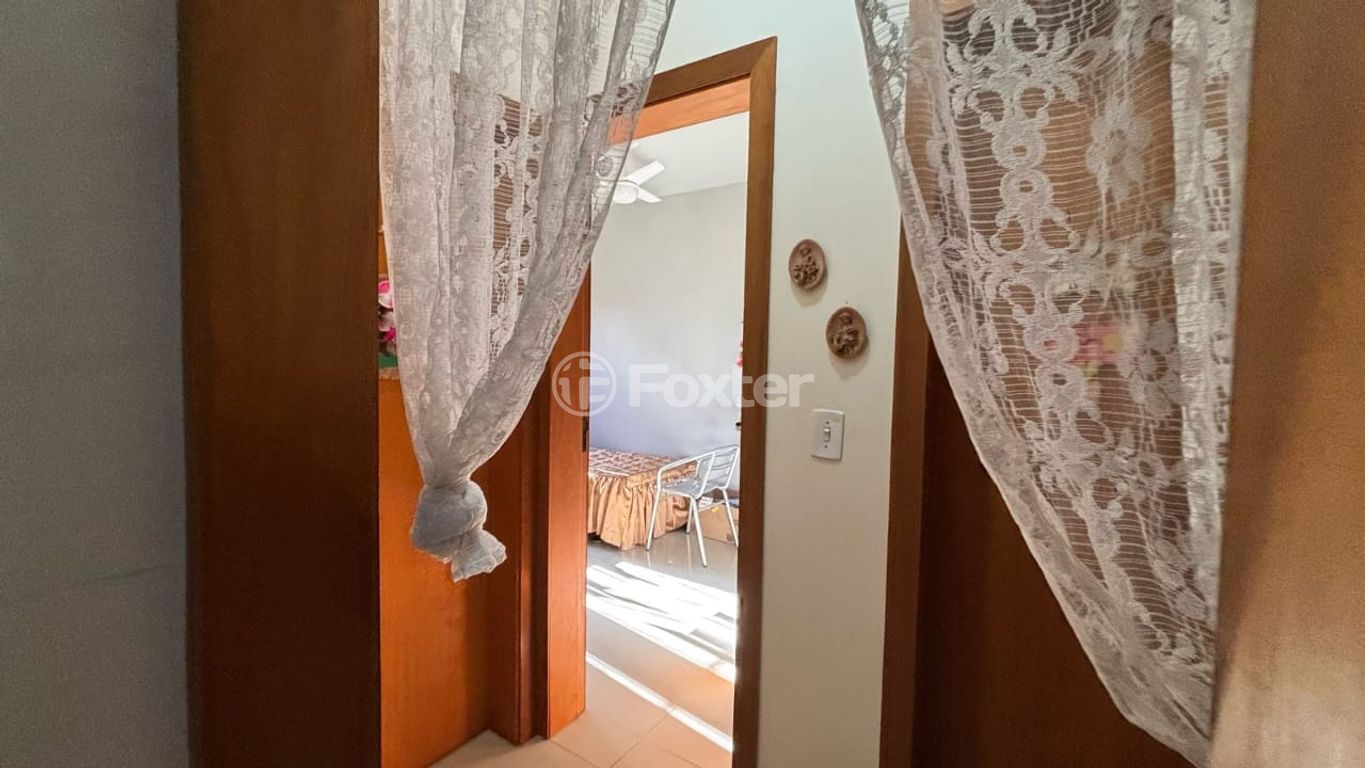 casa sobrado para comprar em Nestor José Nitschke, 231 - foto 17