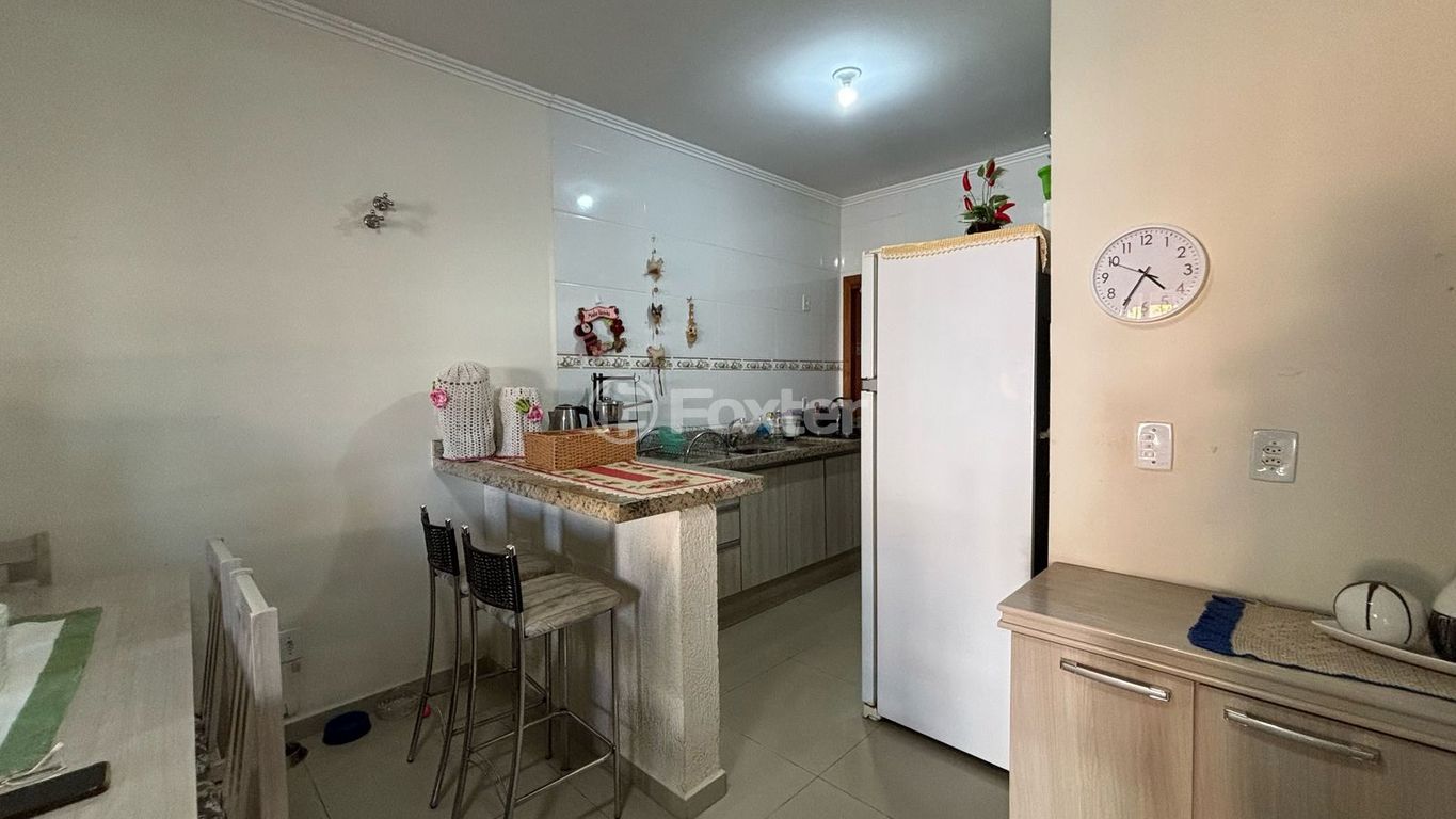 casa sobrado para comprar em Nestor José Nitschke, 231 - foto 12