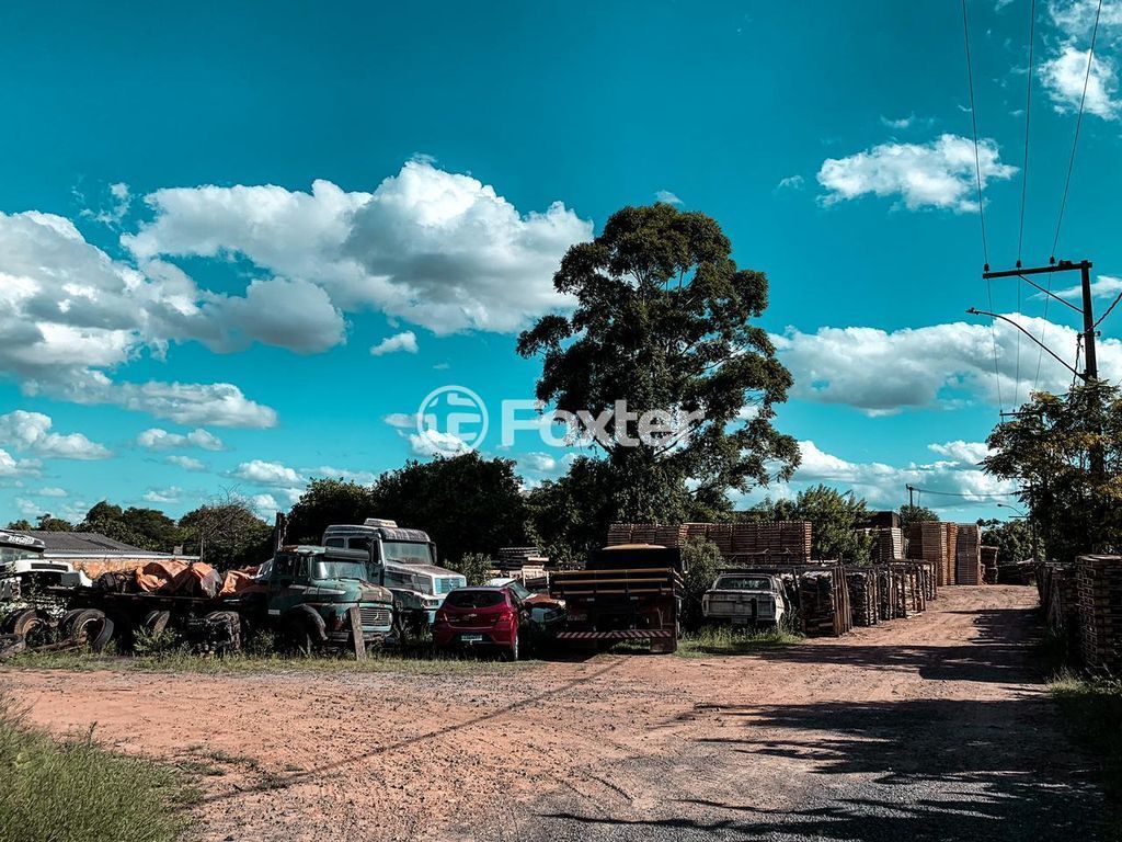 terreno lote condominio para comprar em Luiz Pasteur, 7403 - foto 2