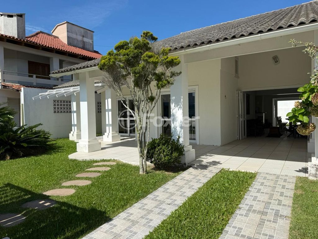 casa sobrado para comprar em Posto 4 (Capão Novo), Capão da Canoa - foto 1