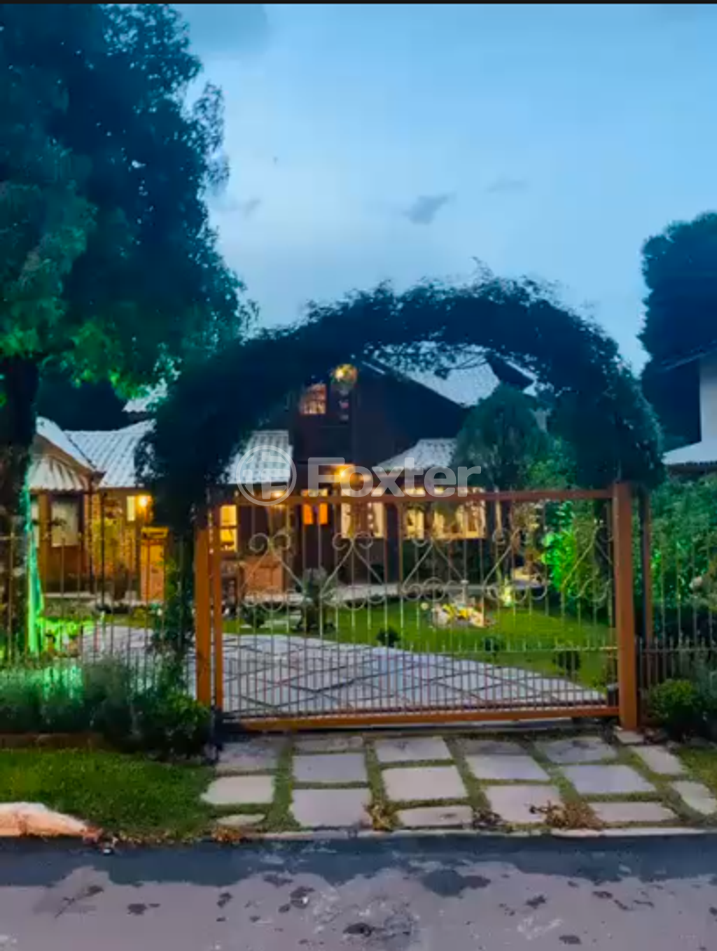 casa sobrado para comprar em Planalto, Gramado - foto 1