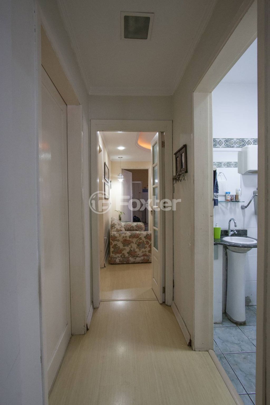 Prédio para comprar em Germano Hasslocher, 254 - foto 8