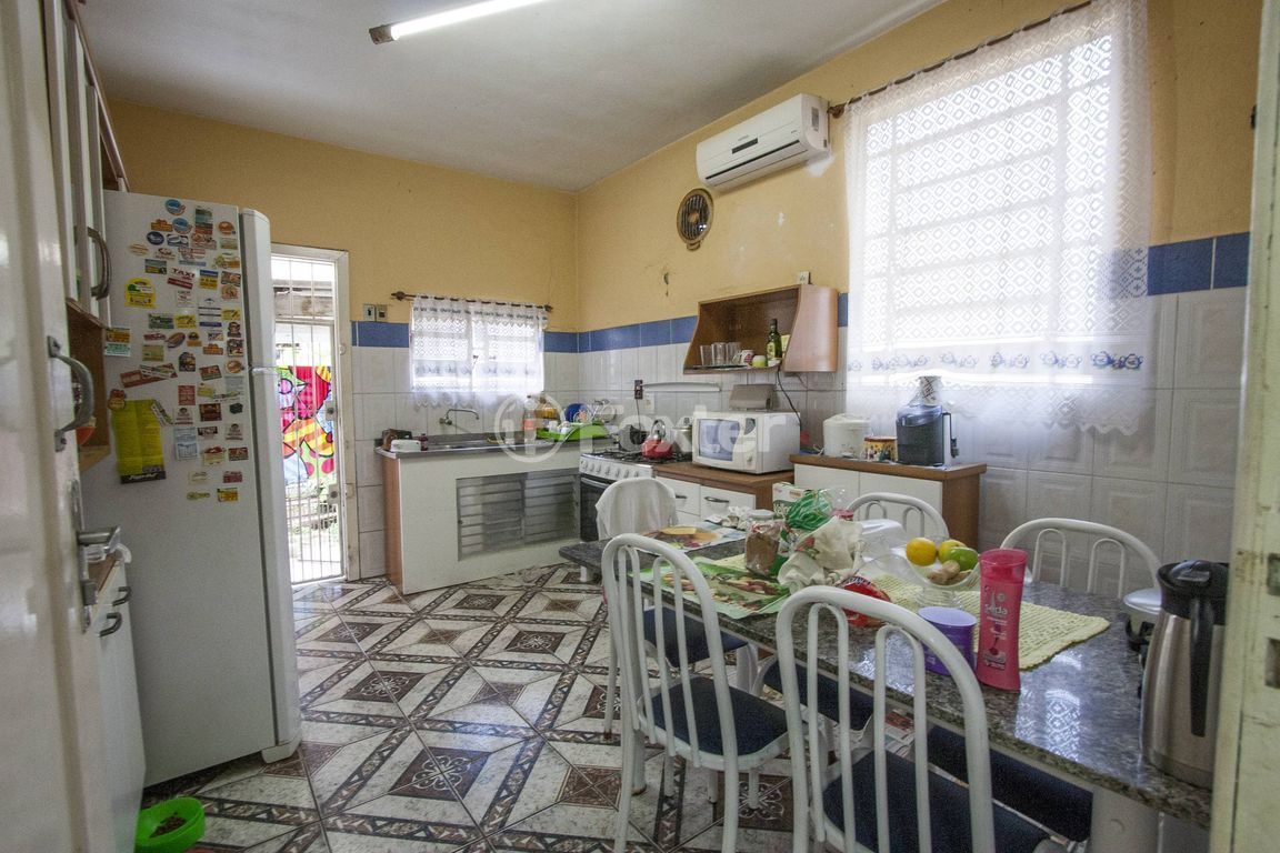 Prédio para comprar em Germano Hasslocher, 254 - foto 13