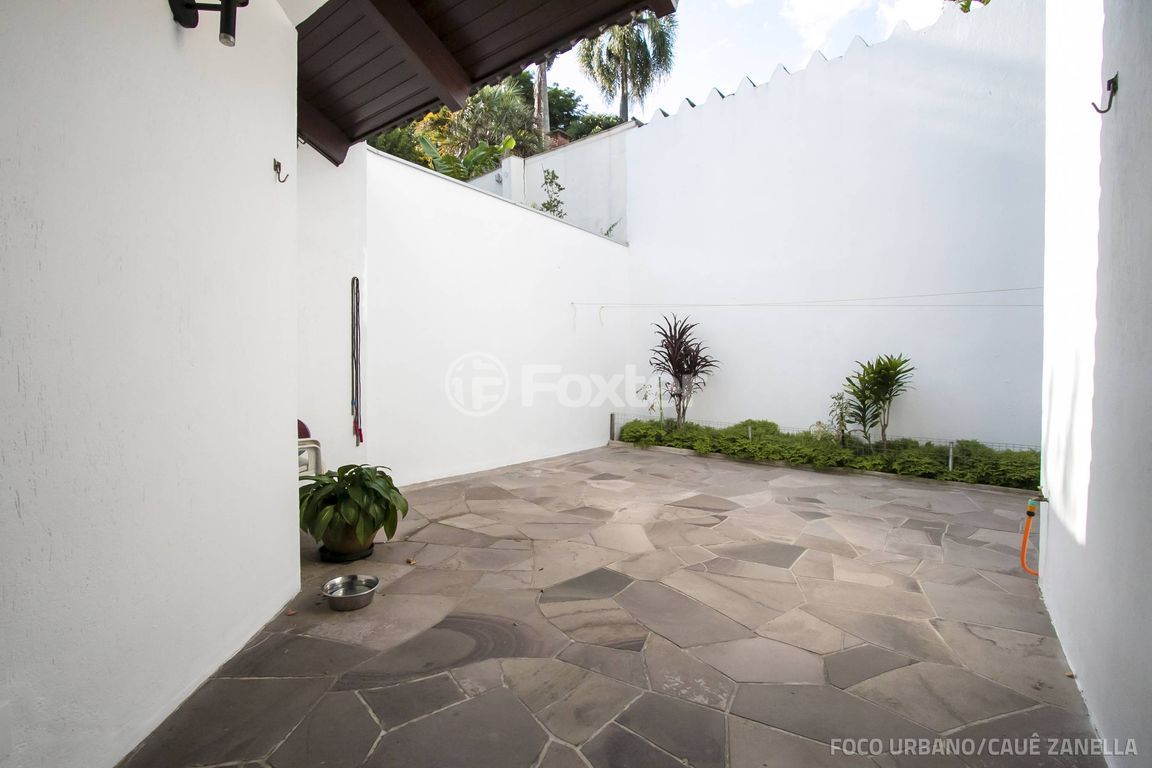 casa sobrado para comprar em Guato, 131 - foto 17