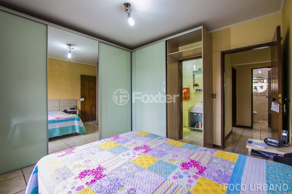 casa sobrado para comprar em Ângelo Passuelo, 79 - foto 9