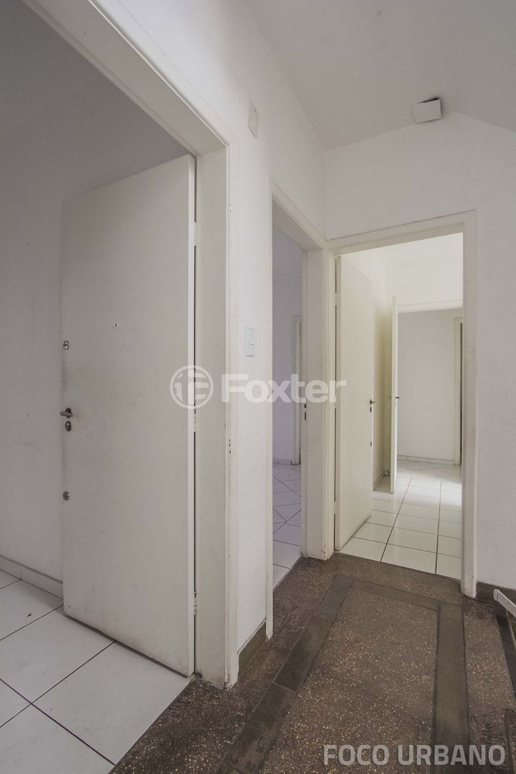 Prédio para comprar em CARLOS GOMES, 2119 - foto 29