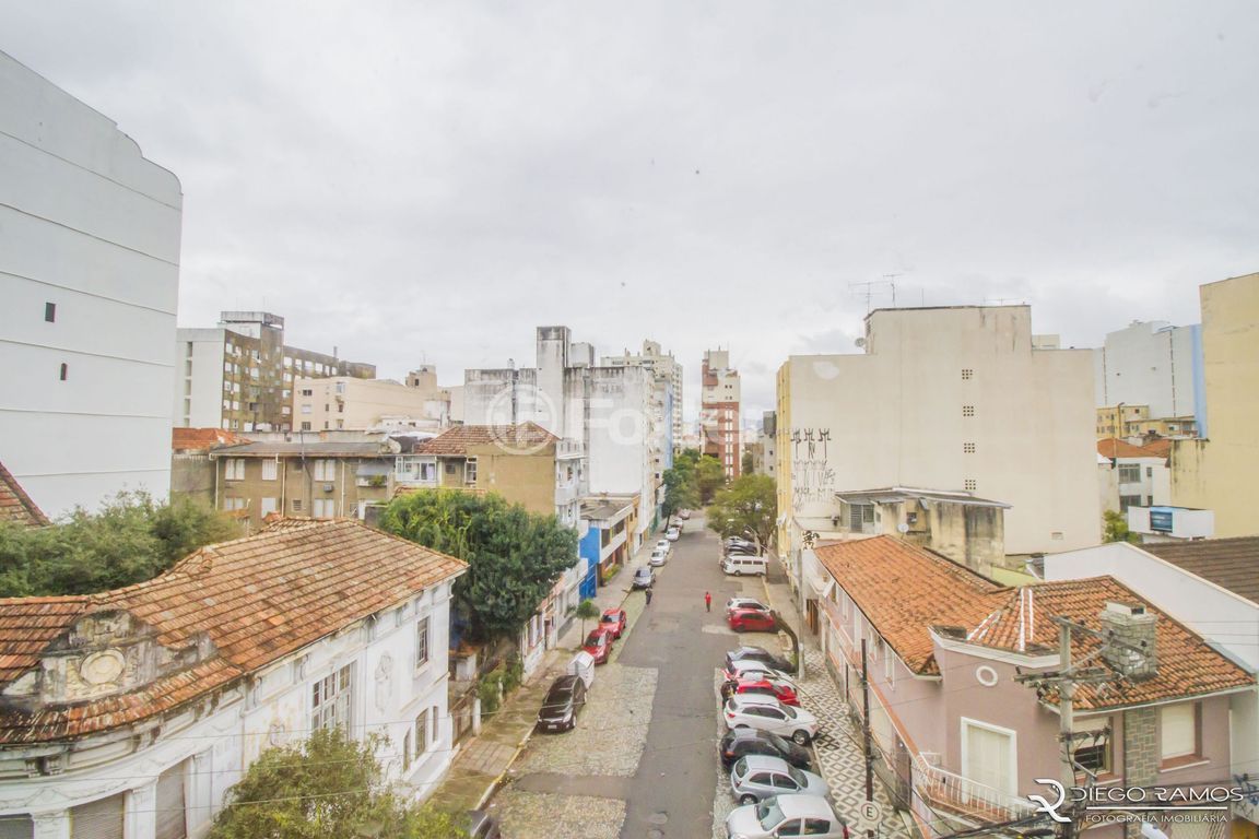 Apartamento para comprar em Sarmento Leite, 995 - foto 18