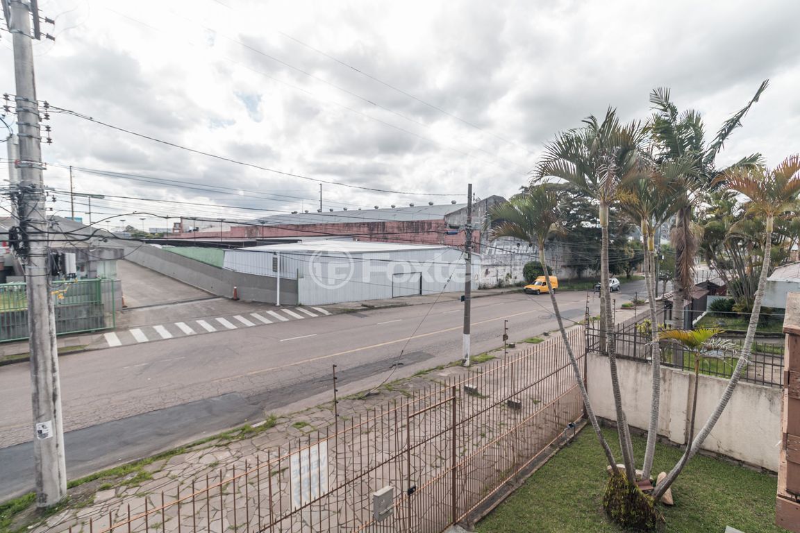casa sobrado para comprar em Zeferino Dias, 823 - foto 17