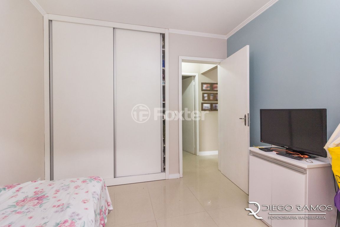 casa sobrado para comprar em Theonila Carvalho da Motta, 214 - foto 9