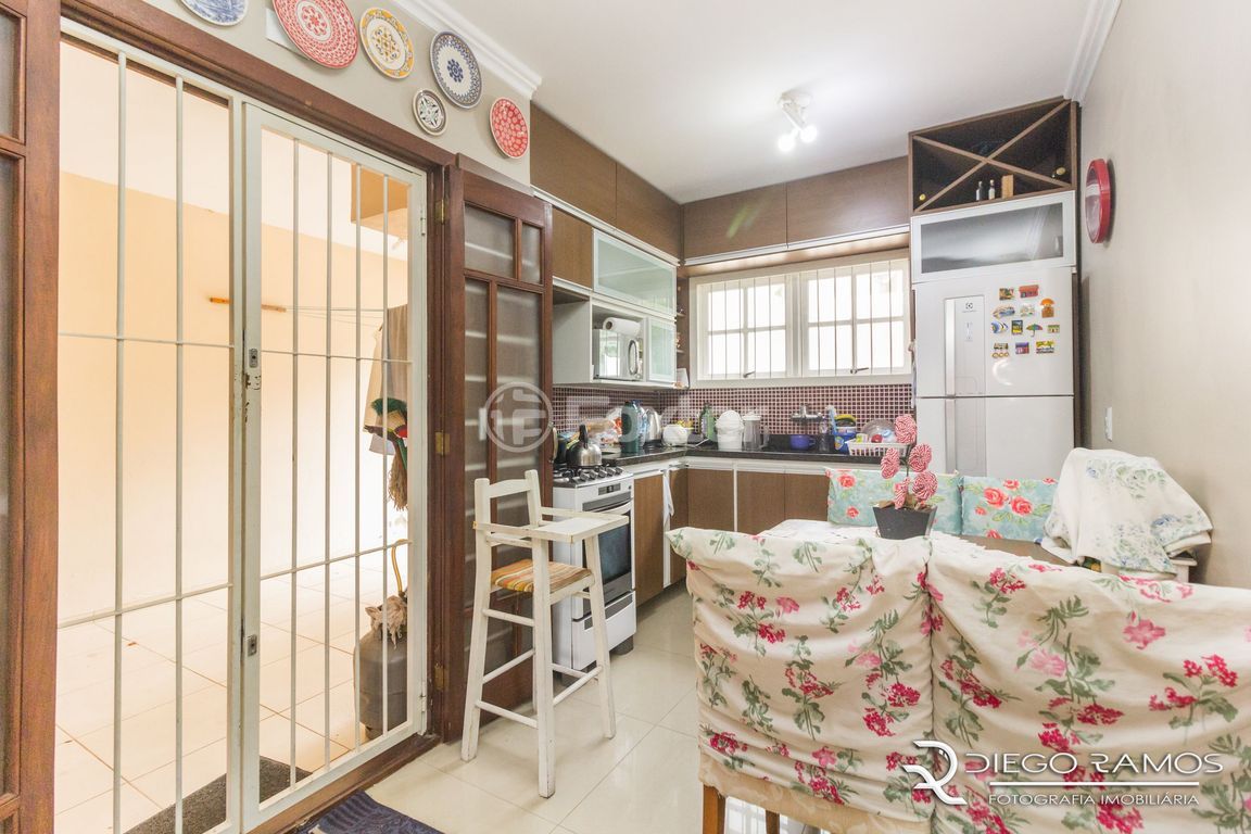 casa sobrado para comprar em Theonila Carvalho da Motta, 214 - foto 14
