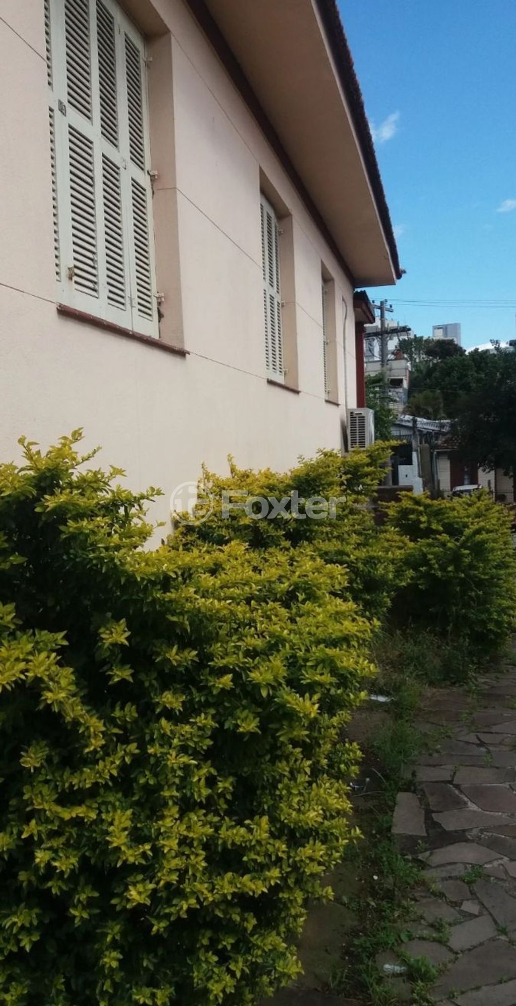 casa sobrado para comprar em Chácara das Pedras, Porto Alegre - foto 1