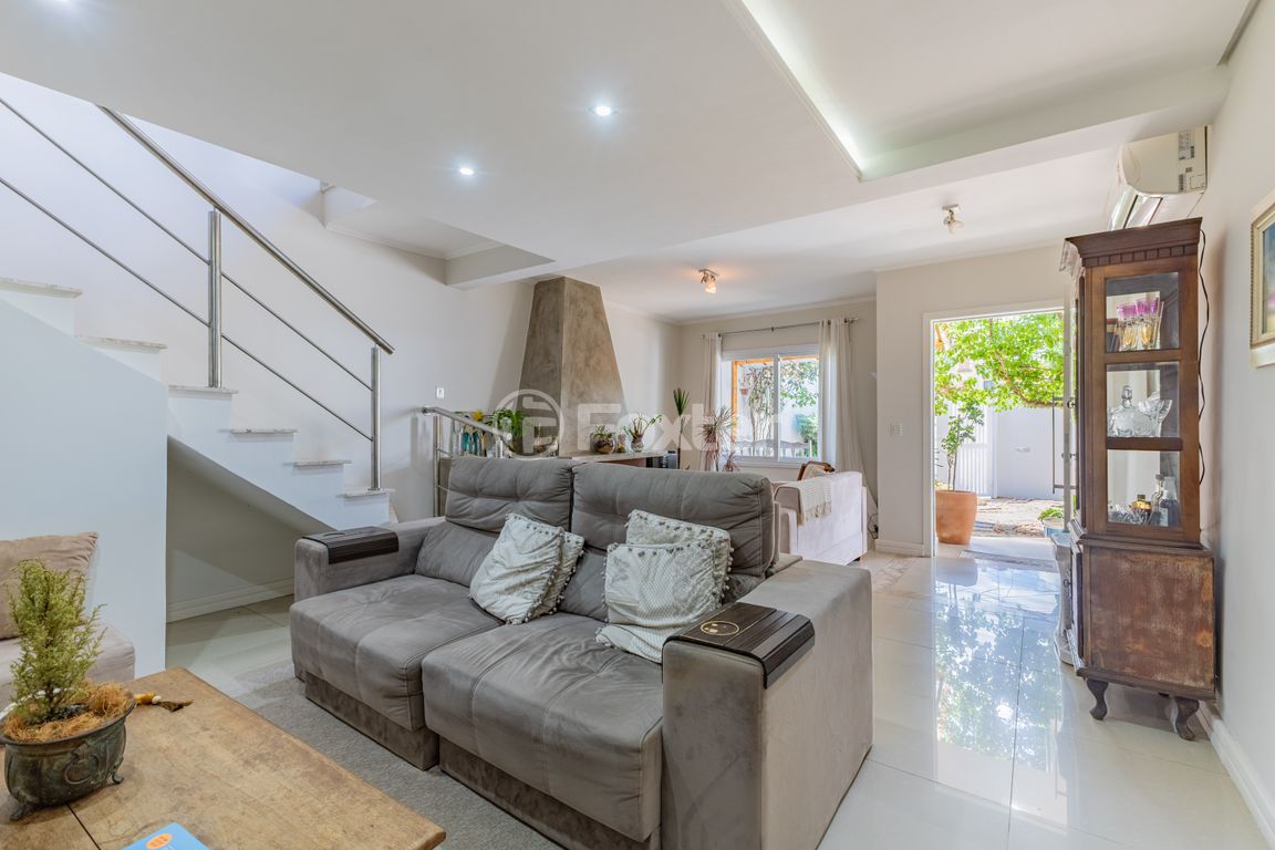 casa sobrado para comprar em Nossa Senhora das Graças, Canoas - foto 1