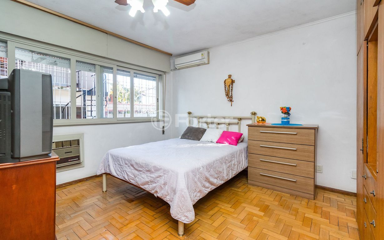 casa sobrado para comprar em Professora Cecy Cordeiro Thofehrn, 295 - foto 14