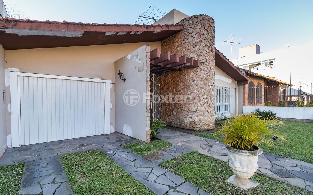 casa sobrado para comprar em Professora Cecy Cordeiro Thofehrn, 295 - foto 24