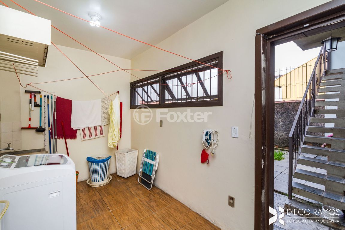 casa sobrado para comprar em Otto Niemeyer, 3458 - foto 35
