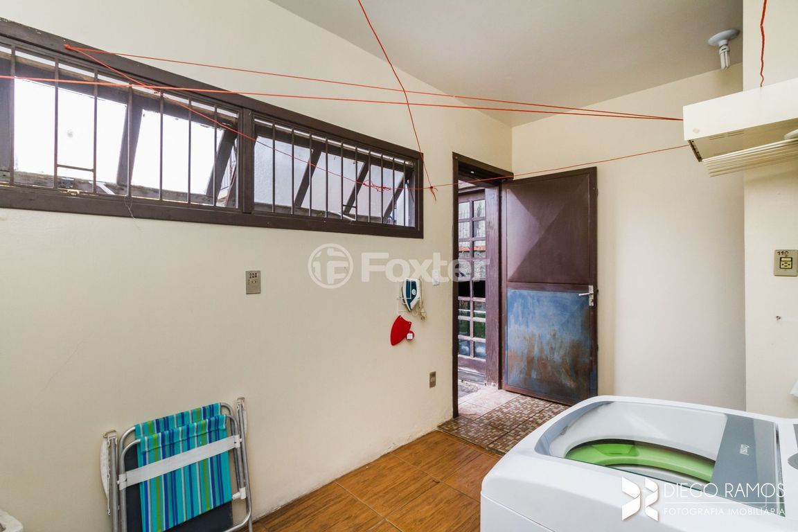 casa sobrado para comprar em Otto Niemeyer, 3458 - foto 37