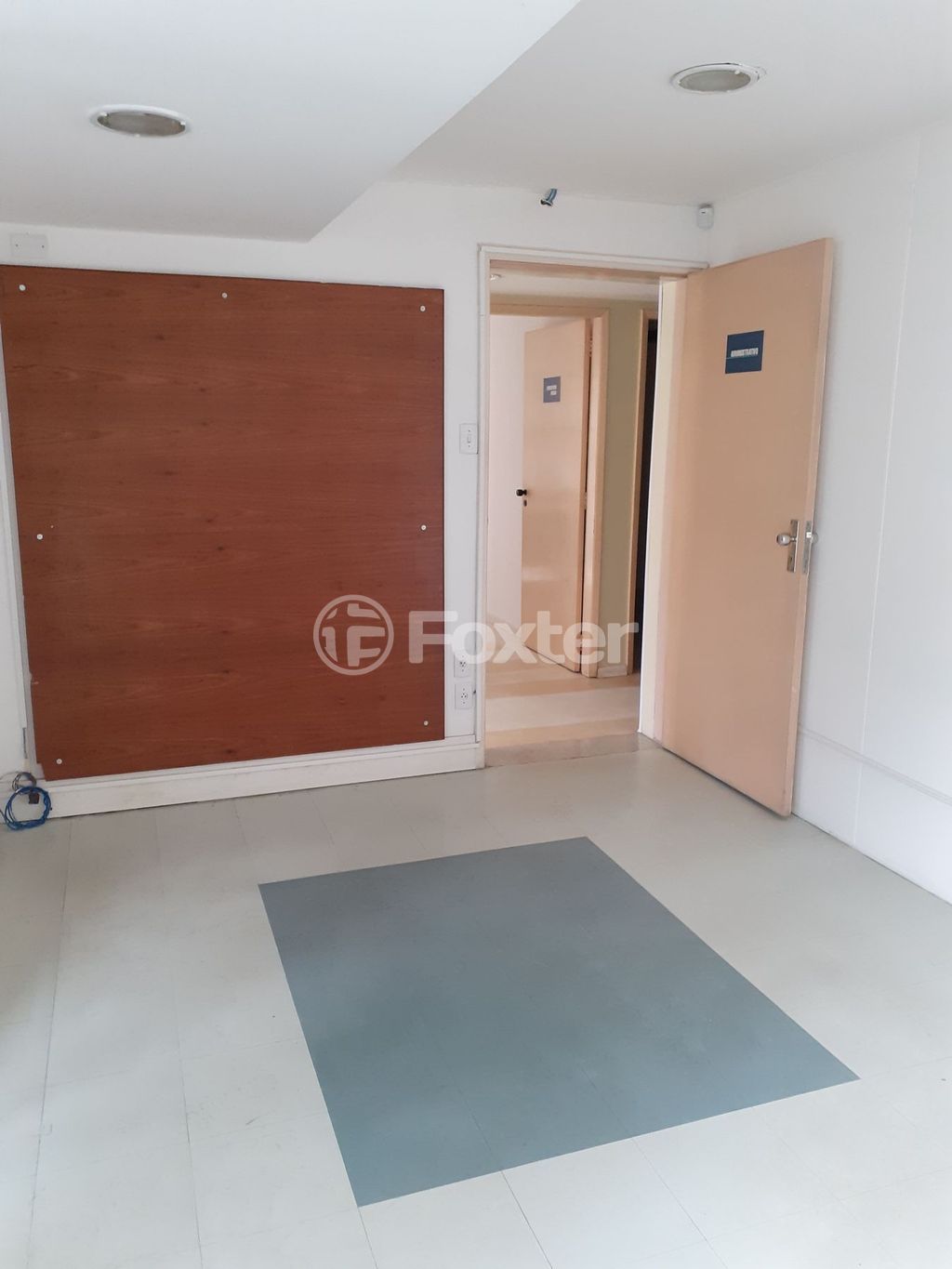 consultorio sala conjunto para comprar em Osvaldo Aranha, 734 - foto 19