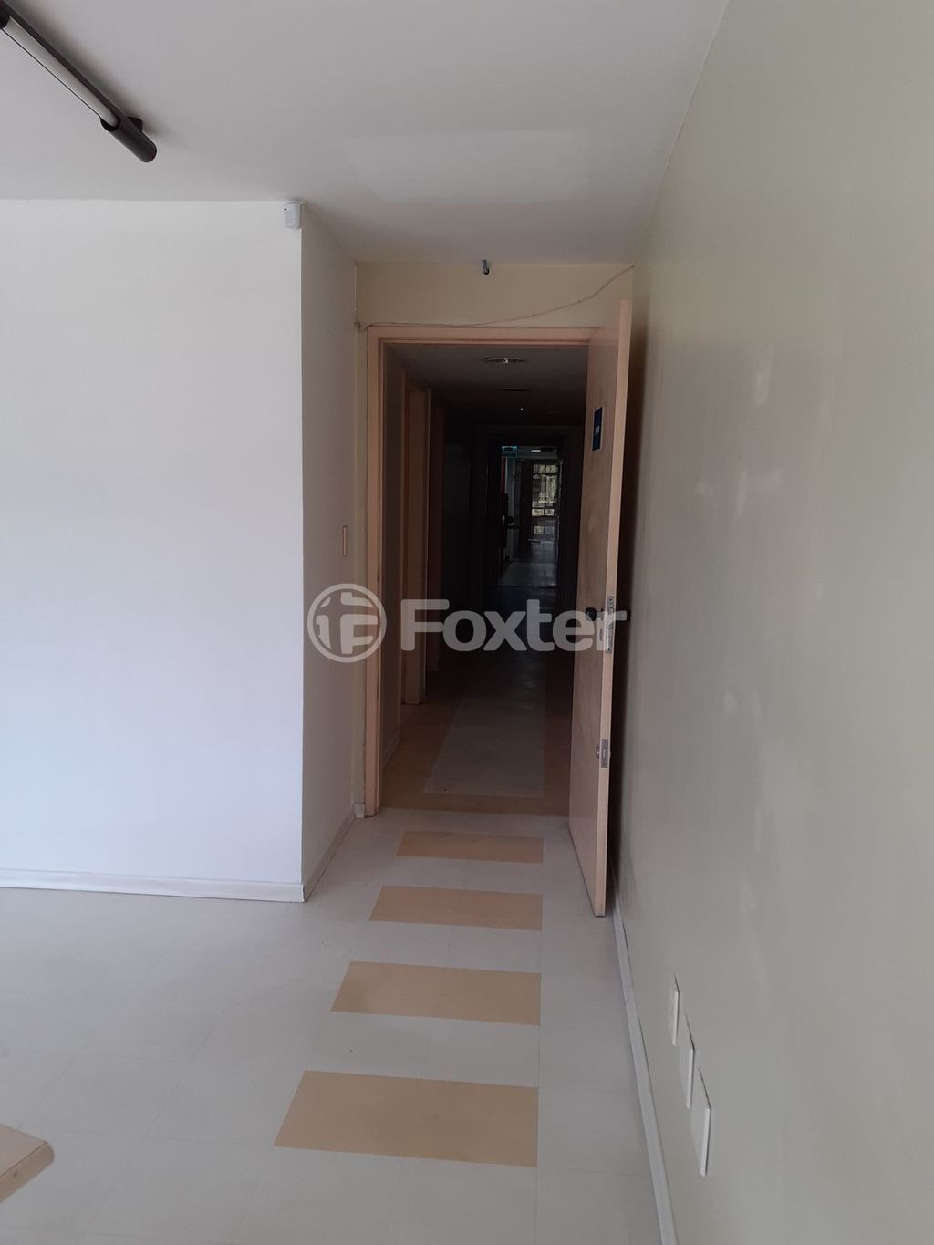 consultorio sala conjunto para comprar em Osvaldo Aranha, 734 - foto 20