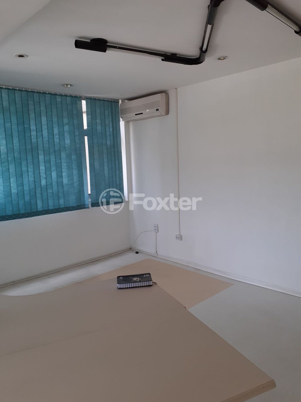 consultorio sala conjunto para comprar em Osvaldo Aranha, 734 - foto 14