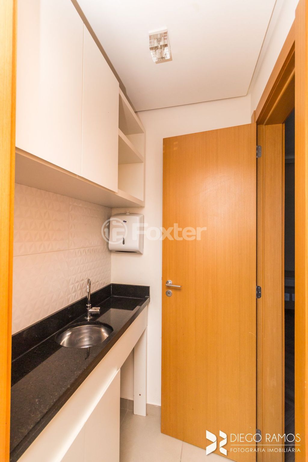 consultorio sala conjunto para comprar em Ramiro Barcelos, 685 - foto 24