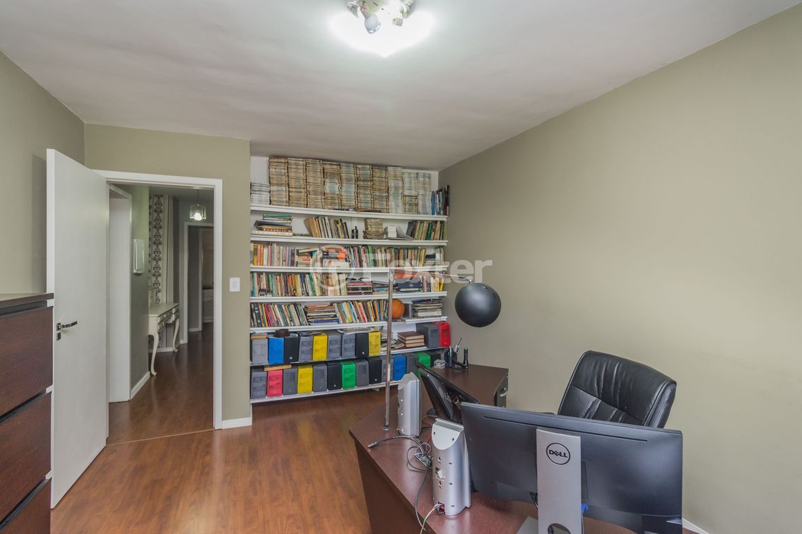 casa sobrado para comprar em Professor Ivo Corseuil, 190 - foto 19