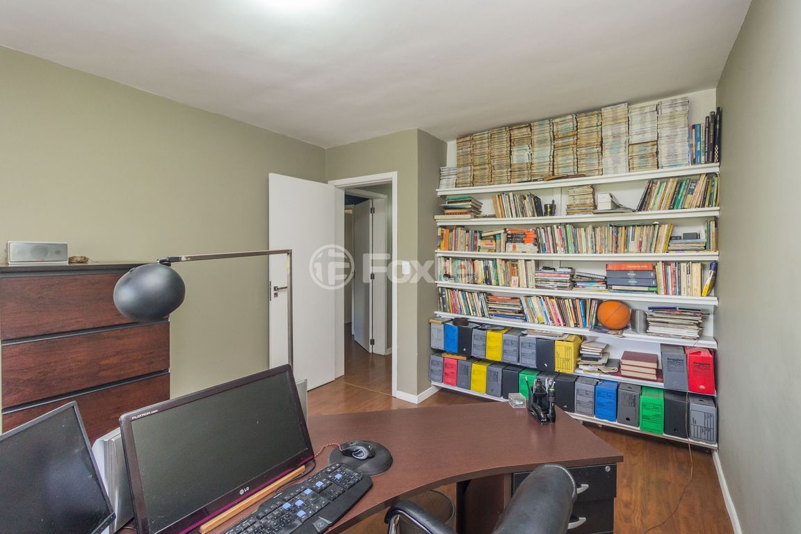 casa sobrado para comprar em Professor Ivo Corseuil, 190 - foto 20