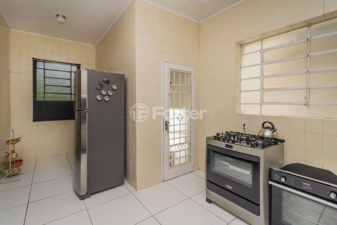 casa sobrado para comprar em Professor Ivo Corseuil, 190 - foto 37