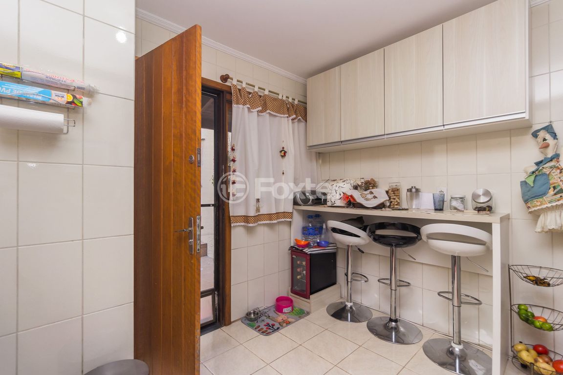 casa sobrado para comprar em Elías Botome, 62 - foto 22