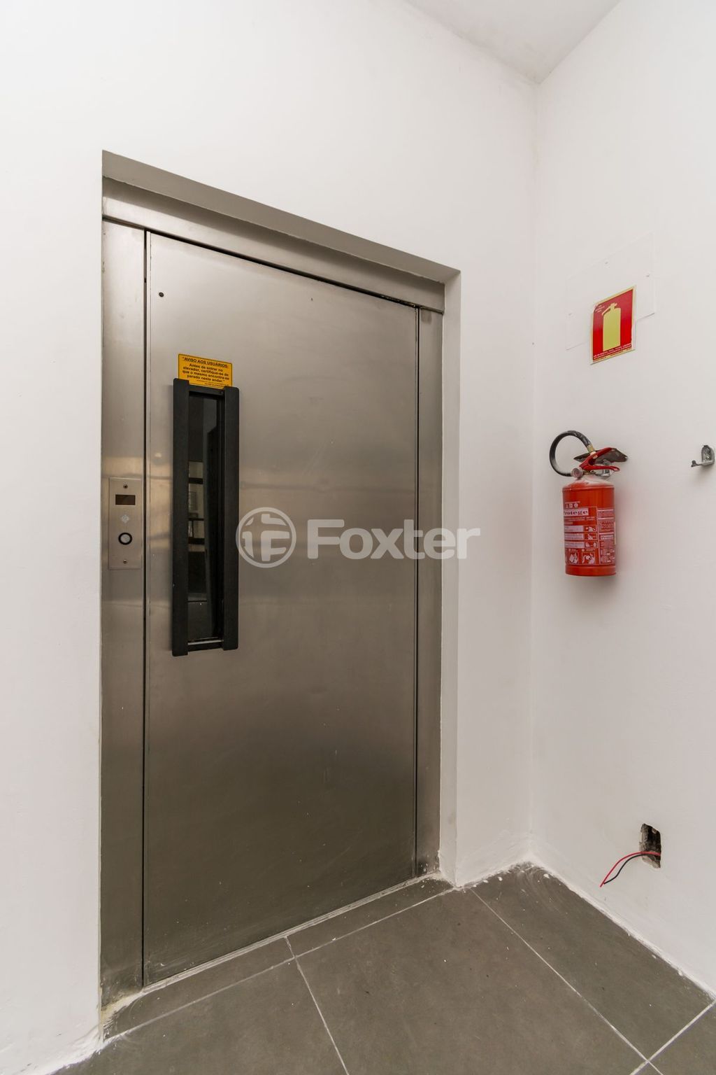 Prédio para comprar em Caldas Júnior, 352 - foto 19