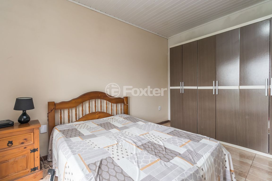 casa sobrado para comprar em Ângelo Passuelo, 330 - foto 20