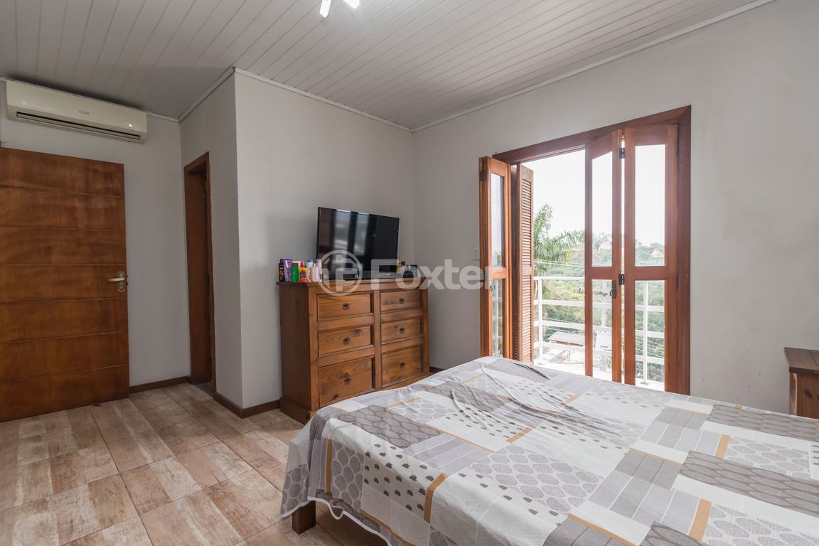 casa sobrado para comprar em Ângelo Passuelo, 330 - foto 12