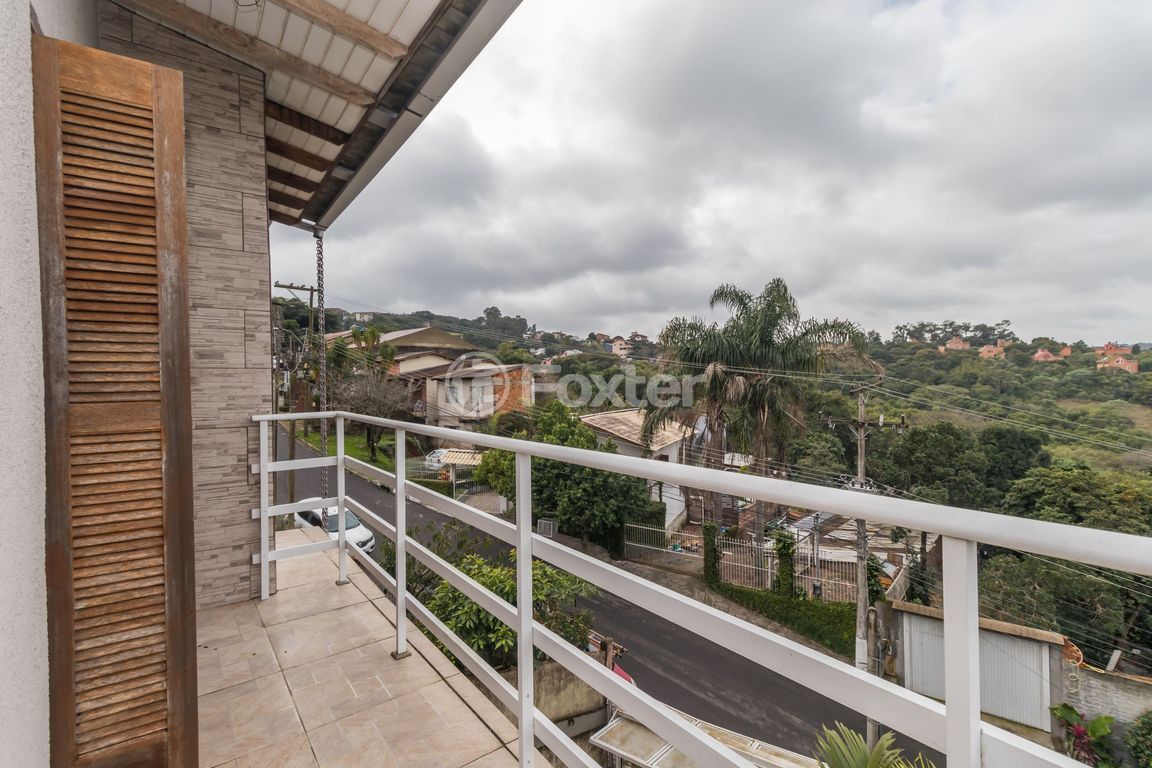 casa sobrado para comprar em Ângelo Passuelo, 330 - foto 15