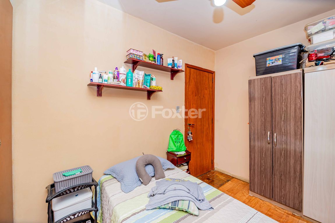 casa sobrado para comprar em Lacy Ribeiro de Almeida, 132 - foto 19