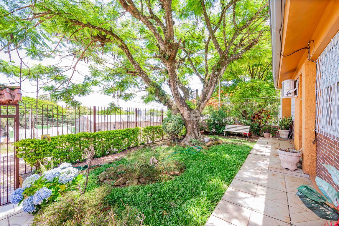 casa sobrado para comprar em Lacy Ribeiro de Almeida, 132 - foto 39