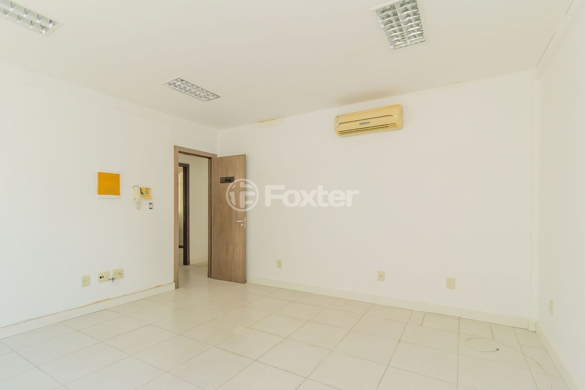 Prédio para comprar em Desembargador Espiridião de Lima Medeiros, 168/170 - foto 15