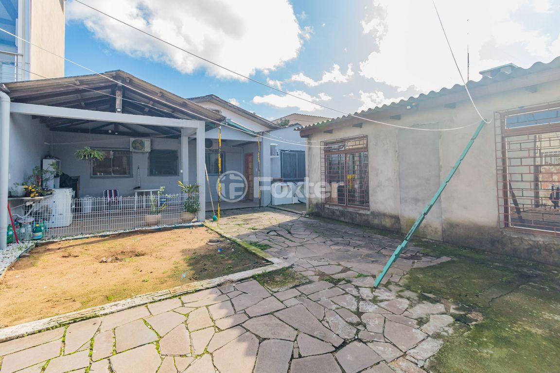 casa sobrado para comprar em Engenheiro Jorge Porto, 582 - foto 29
