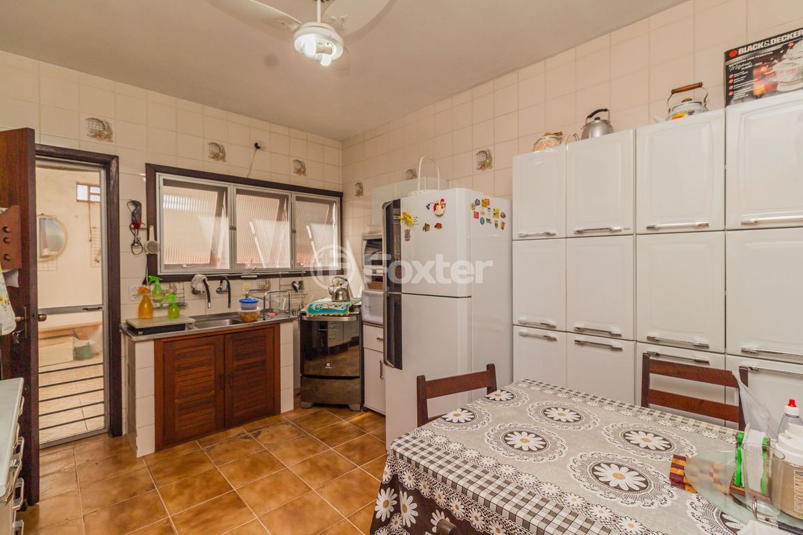 casa sobrado para comprar em VICENTE MONTEGGIA, 2231 - foto 19