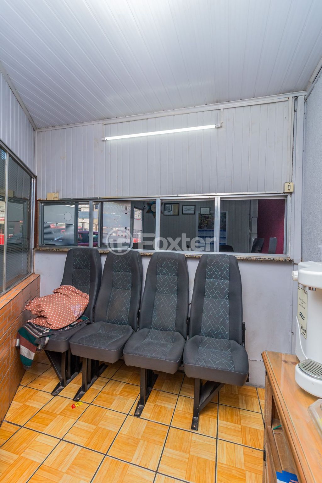 loja ponto comercial para comprar em Doutor Carlos Barbosa, 50 - foto 25