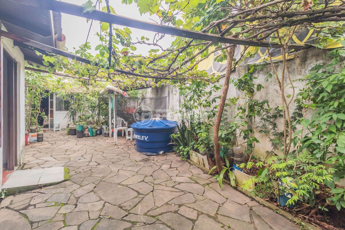 casa sobrado para comprar em Fernando Strehlau, 175 - foto 17
