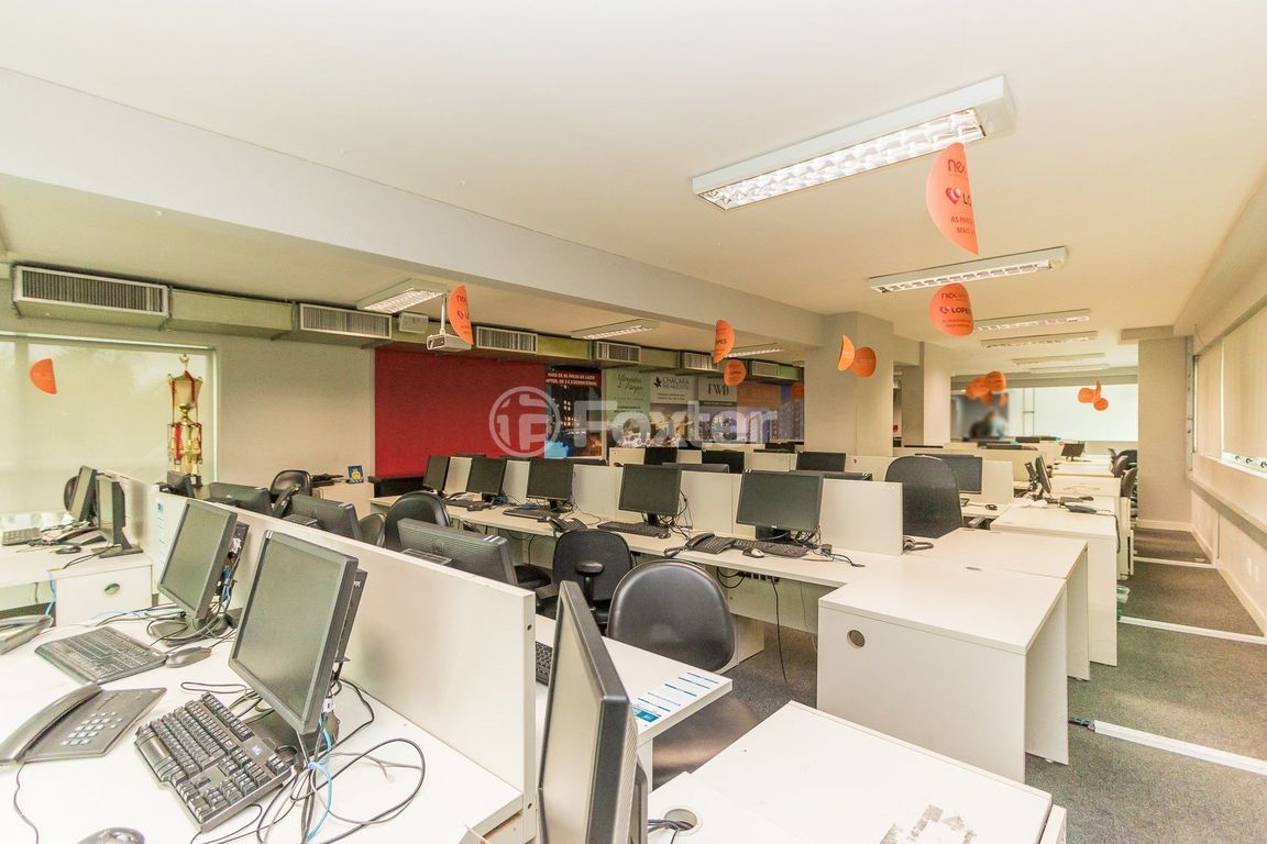 Prédio para comprar em Três Figueiras, Porto Alegre - foto 1